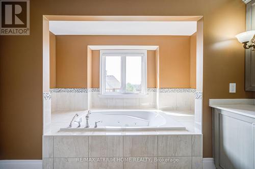 9 Berkshire Crescent, Markham, ON - Indoor Photo Showing Bathroom