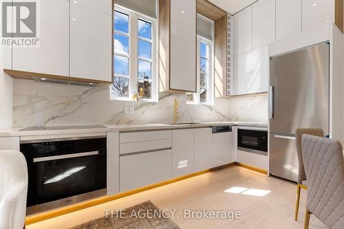 1202 Avenue Road, Toronto, ON - Indoor Photo Showing Kitchen With Upgraded Kitchen