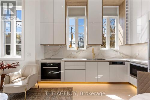 1202 Avenue Road, Toronto, ON - Indoor Photo Showing Kitchen With Upgraded Kitchen