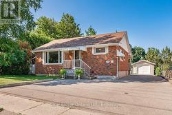 LOWER - 195 EDINBURGH ROAD S Guelph (Dovercliffe Park/Old University), ON N1G 2H8