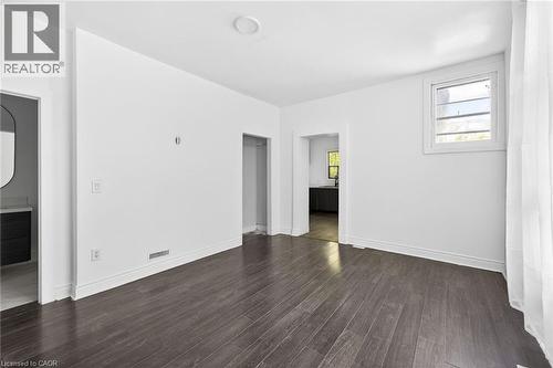 99 Leeming Street, Hamilton, ON - Indoor Photo Showing Other Room