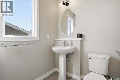 4521 E Keller Avenue, Regina, SK - Indoor Photo Showing Bathroom