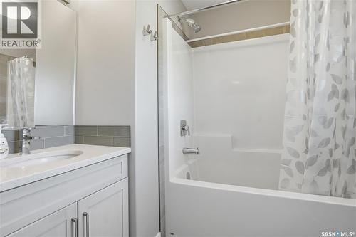 4521 E Keller Avenue, Regina, SK - Indoor Photo Showing Bathroom