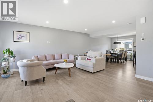 4521 E Keller Avenue, Regina, SK - Indoor Photo Showing Living Room