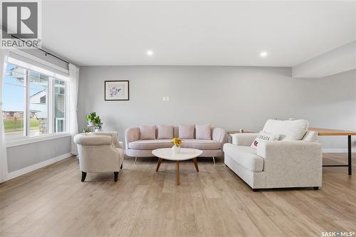 4521 E Keller Avenue, Regina, SK - Indoor