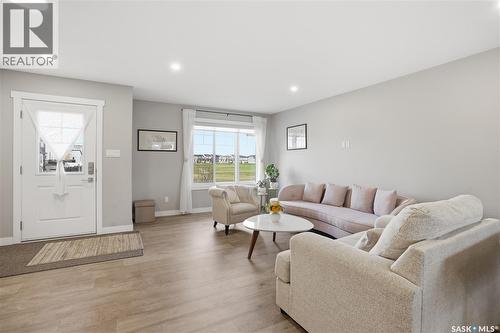 4521 E Keller Avenue, Regina, SK - Indoor Photo Showing Living Room