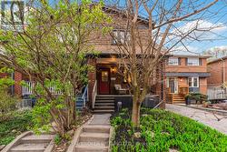 136 BLANTYRE AVENUE Toronto, ON M1N 2R5