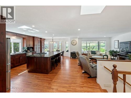 101 2Nd Avenue, Keremeos, BC - Indoor