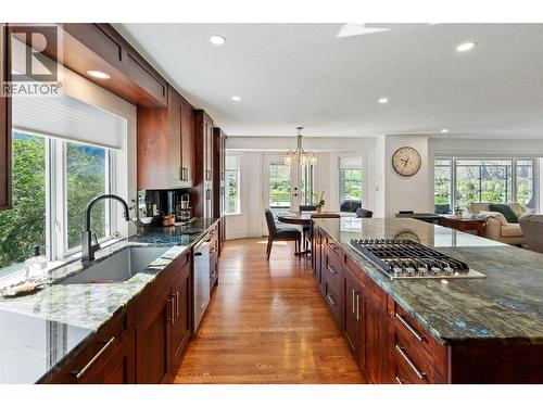 101 2Nd Avenue, Keremeos, BC - Indoor Photo Showing Kitchen With Upgraded Kitchen