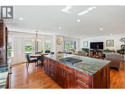 101 2Nd Avenue, Keremeos, BC - Indoor Photo Showing Kitchen With Upgraded Kitchen