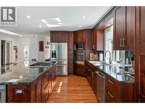 101 2Nd Avenue, Keremeos, BC - Indoor Photo Showing Kitchen With Upgraded Kitchen