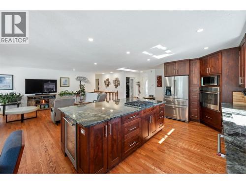 101 2Nd Avenue, Keremeos, BC - Indoor Photo Showing Kitchen With Upgraded Kitchen