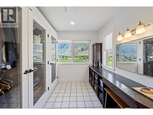 101 2Nd Avenue, Keremeos, BC - Indoor