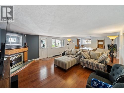 101 2Nd Avenue, Keremeos, BC - Indoor Photo Showing Living Room With Fireplace