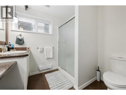 101 2Nd Avenue, Keremeos, BC - Indoor Photo Showing Bathroom