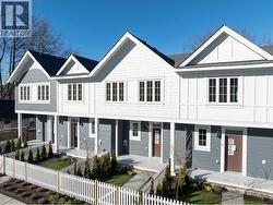 3 2808 ST. GEORGE STREET  Port Moody, BC V3H 2H3
