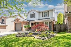 7 KNOLLWOOD COURT Hamilton (Dundas), ON L9H 7A4