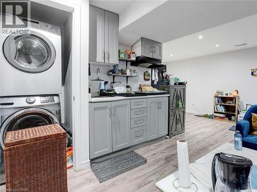 209 Briarmeadow Drive, Kitchener, ON - Indoor Photo Showing Laundry Room