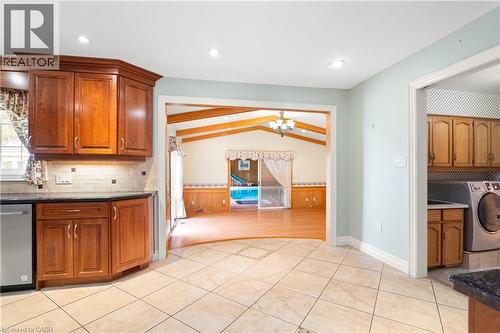 4646 Sideroad 20 N, Puslinch, ON - Indoor Photo Showing Laundry Room