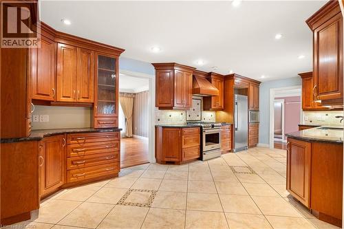 4646 Sideroad 20 N, Puslinch, ON - Indoor Photo Showing Kitchen