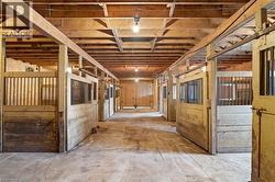 6 Stables - 