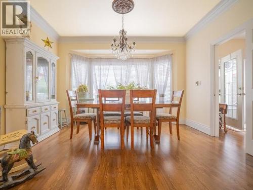 10067 Highway 101, Powell River, BC - Indoor Photo Showing Dining Room