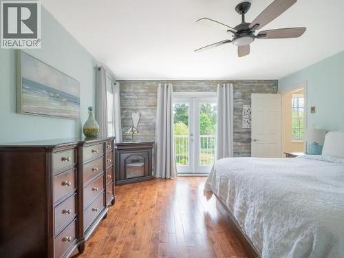 10067 Highway 101, Powell River, BC - Indoor Photo Showing Bedroom