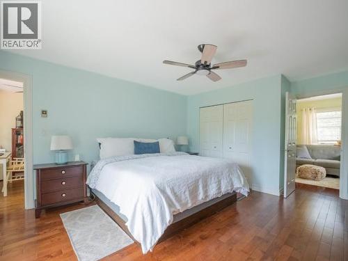 10067 Highway 101, Powell River, BC - Indoor Photo Showing Bedroom