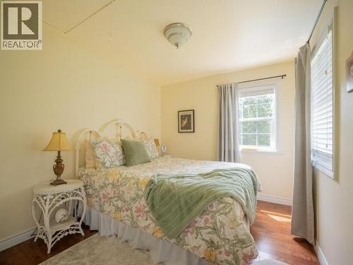 10067 Highway 101, Powell River, BC - Indoor Photo Showing Bedroom