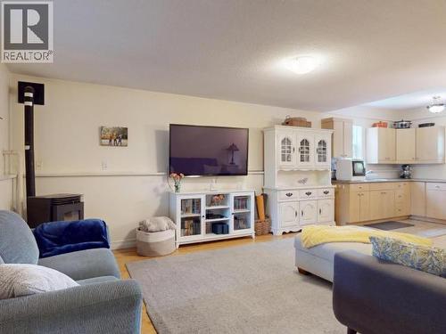 10067 Highway 101, Powell River, BC - Indoor