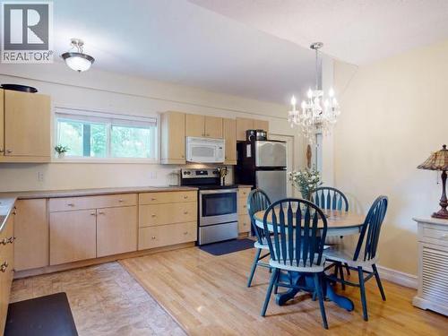 10067 Highway 101, Powell River, BC - Indoor