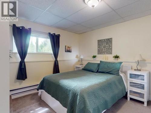 10067 Highway 101, Powell River, BC - Indoor Photo Showing Bedroom