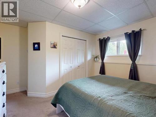 10067 Highway 101, Powell River, BC - Indoor Photo Showing Bedroom