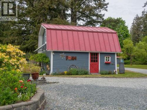 10067 Highway 101, Powell River, BC - Outdoor