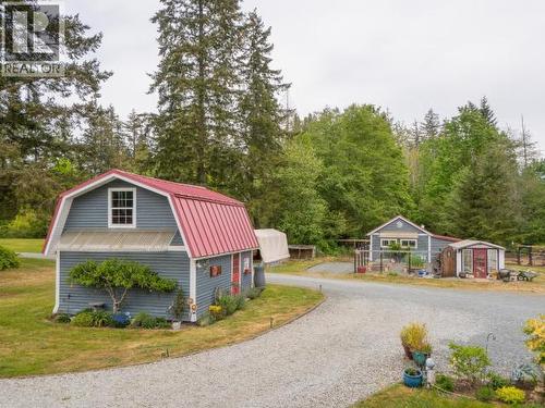 10067 Highway 101, Powell River, BC - Outdoor
