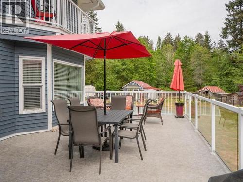 10067 Highway 101, Powell River, BC - Outdoor With Balcony With Deck Patio Veranda