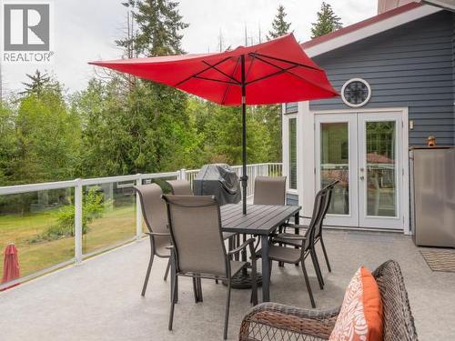 10067 Highway 101, Powell River, BC - Outdoor With Deck Patio Veranda With Exterior