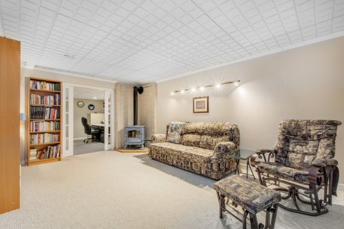 Salle familiale - 425 Rue Perras, Laval (Auteuil), QC - Indoor