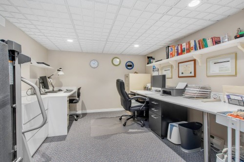 Bureau - 425 Rue Perras, Laval (Auteuil), QC - Indoor Photo Showing Office
