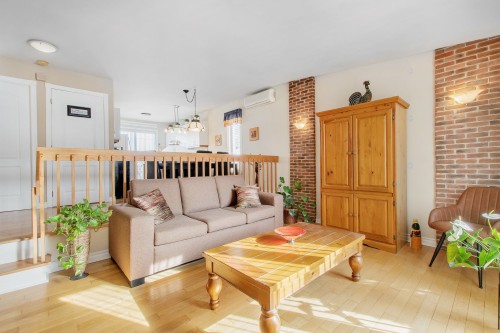 Salon - 425 Rue Perras, Laval (Auteuil), QC - Indoor Photo Showing Living Room