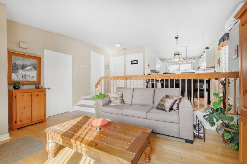 Salon - 425 Rue Perras, Laval (Auteuil), QC - Indoor Photo Showing Living Room