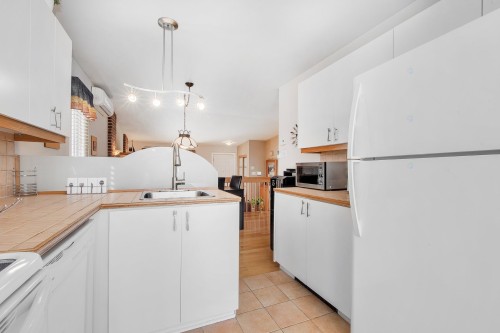 Cuisine - 425 Rue Perras, Laval (Auteuil), QC - Indoor Photo Showing Kitchen