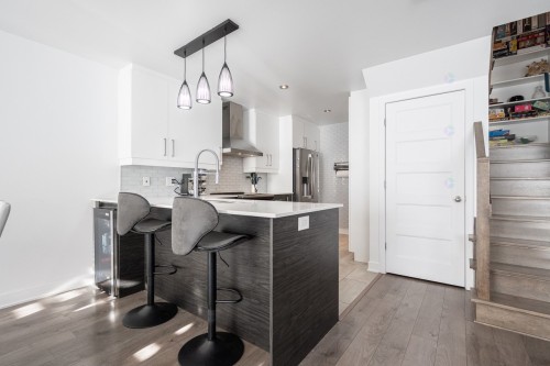 Cuisine - 204-83 Ch. Des Îles-Yale, Saint-Eustache, QC - Indoor Photo Showing Kitchen With Upgraded Kitchen