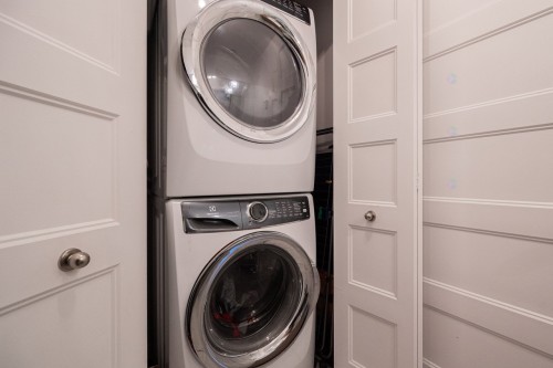 Salle de lavage - 204-83 Ch. Des Îles-Yale, Saint-Eustache, QC - Indoor Photo Showing Laundry Room