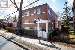2709 LAKE SHORE BOULEVARD W Toronto, ON M8V 1G6