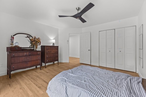 Chambre à coucher principale - 470 16E Avenue, Pointe-Calumet, QC - Indoor Photo Showing Bedroom