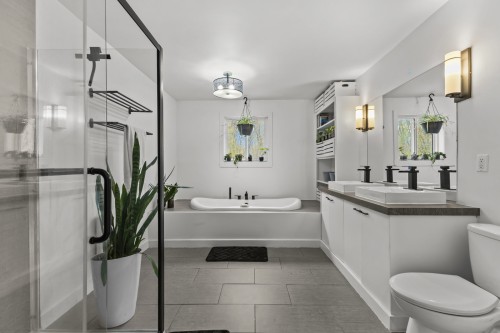 Salle de bains - 470 16E Avenue, Pointe-Calumet, QC - Indoor Photo Showing Bathroom