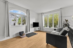 Salon - 