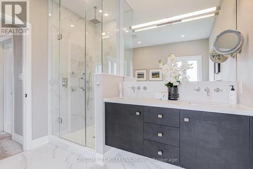 15 Bimmer Place, Brampton, ON - Indoor Photo Showing Bathroom