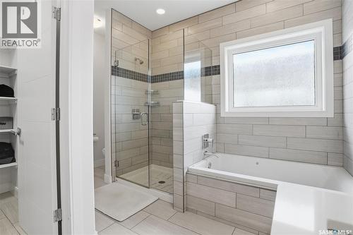 102 Teal Crescent, Saskatoon, SK - Indoor Photo Showing Bathroom